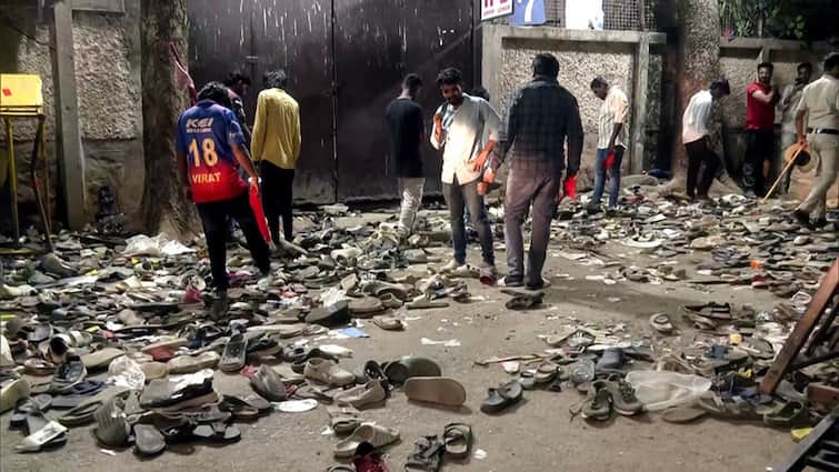 Desperate Fans, Uncontrollable Crowd, Lathi Charge: What Led To Bengaluru Stampede Desperate Fans, Uncontrollable Crowd, Lathi Charge: What Led To Bengaluru Stampede