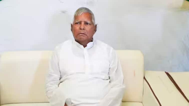 लालू यादव बिहार में पीएम मोदी की रैली के बाद 'मौसम की चेतावनी' जारी करते हैं: 'झूठ की भारी वर्षा ...'
