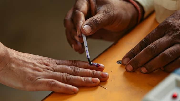 ludhiana-west-bypoll-voting-begins-aap-vs-congress Litmus Test for AAP: Voting Begins In Ludhiana West Bypoll With 14 Candidates And High Stakes