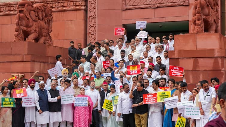 Bihar Voter Roll Revision ECI Flags Over 52 Lakh Voters For Deletion INDIA Protests Rock Bihar Assembly Parliament Bihar Roll Revision: ECI Flags Over 52 Lakh Voters For Deletion; Oppn Protests 