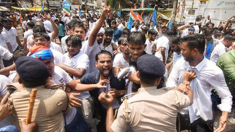 bihar-voter-revision-protest-nsui-clash-patna NSUI Clashes with Patna Police Amid Protest Over Bihar Voter List Revision, Workers Detained