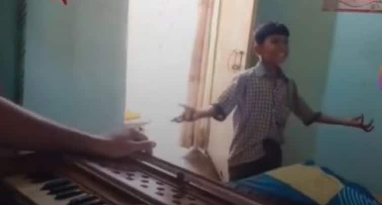 WWE Undertaker Two Word Response To Viral Father Son Entrance Undertaker Reacts To Viral Video Of Indian Fan Recreating His Iconic Entrance