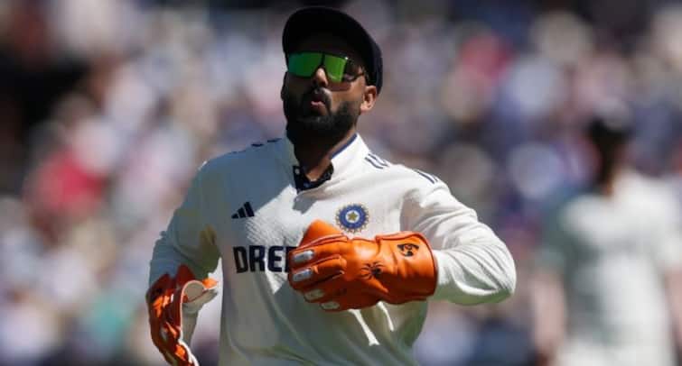 Rishabh Pant Walks Off With Finger Injury Dhruv Jurel Wears Gloves Lords Rishabh Pant Walks Off With Finger Injury, Dhruv Jurel Wears Gloves At Lord’s