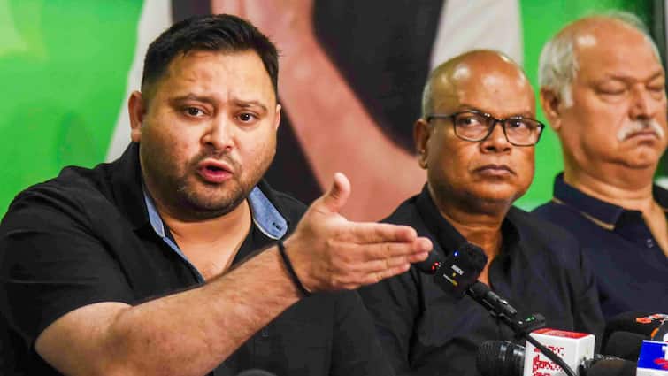 'उसका नाम मौजूद है': पटना डीएम ने तेजशवी यादव की मतदाता सूची के दावों का खंडन किया
