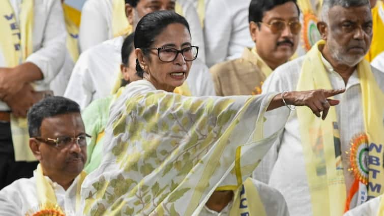 Mamata Banerjee Alleges BJP Plot To Delete Names From West Bengal Voter List Bangla Row ‘Don’t Share Documents’: Mamata Alleges BJP Plot To Delete Bengal Voter Names, Warns Of ‘Linguistic Terror’