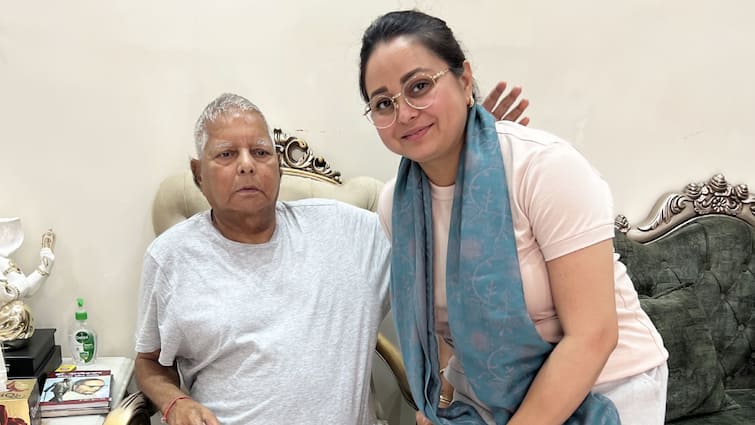Rohini Acharya Slams Those Questioning Her Kidney Donation To Father Lalu Prasad Yadav RJD Feud Bihar Election 2025 Rohini Acharya Slams Those Questioning Her Kidney Donation To Father Lalu Prasad: 