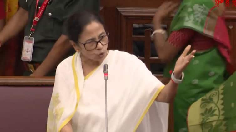 mamata-banerjee-bjp-gaddi-chor-vote-chor-anti-bengali-west-bengal-assembly-ruckus-watch ‘Gaddi Chor, Vote Chor, Anti-Bengali’: Mamata Tears Into BJP Amid Bengal Assembly Ruckus — WATCH