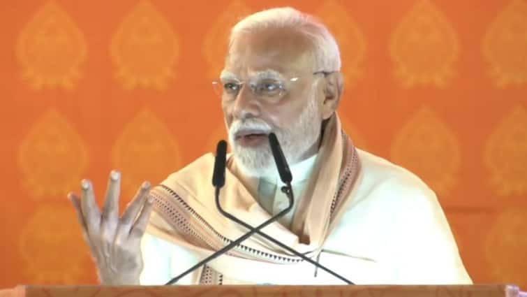 pm-modi-speech-purnea-congress-rjd-yatra-infiltrators-bihar-election-2025-bihar-SIR Congress, RJD ‘Shamelessly Taking Out Yatra To Save Infiltrators’: PM Modi In Bihar’s Purnea Vows Action