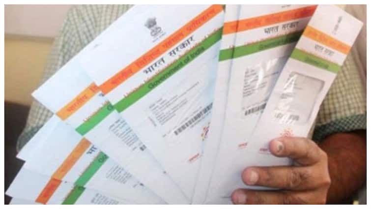 aadhaar-voter-id-proof-not-citizenship-election-commission ECI Directs Officials To Accept Aadhaar As ID Proof After Supreme Court Order