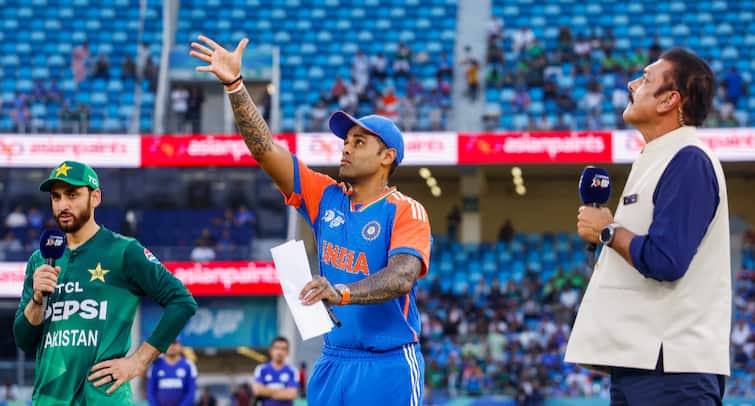 Asia Cup Final Suryakumar Yadav Skips Handshake With Pakistan Captain Salman Ali Agha Asia Cup Final: Suryakumar Yadav Skips Handshake With Pakistan Captain For Third Time