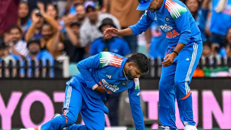 233aeb79ffff8591be125e07b53a082317616292838251303_original.jpg IND vs AUS Shreyas Iyer Fainted in Dressing Room After ODI Injury Report Shreyas Iyer Fainted In Dressing Room After IND vs AUS ODI Injury: Report