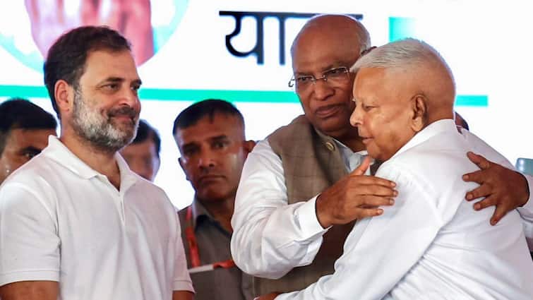 Bihar elections Rahul Gandhi Mallikarjun Kharge Reach Out To Lalu Yadav Seat Sharing Deadlock Rahul Gandhi, Kharge Reach Out To Lalu Yadav In Bid To Break Bihar Seat-Sharing Deadlock: Report