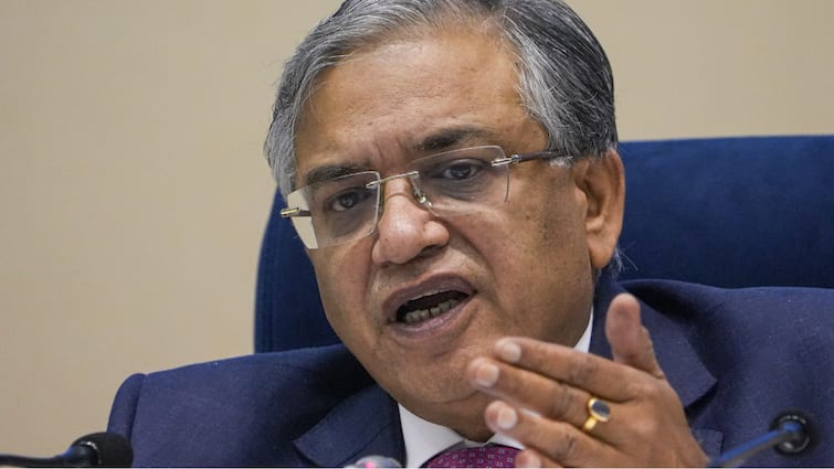82105e86e2103429b8ab24dea6920ff81761629293280927_original.png How Is Nationwide SIR Different From The Electoral Revision In Poll-Bound Bihar? How Is Nationwide SIR Different From The Electoral Revision In Poll-Bound Bihar?