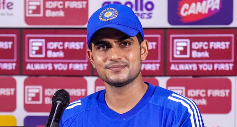 Shubman Gill Shares Smile Ravi Shastri Welcomes Andy Pycroft Post Asia Cup Row watch Watch - Gill Shares Cheeky Smile As Shastri Welcomes Andy Pycroft Post Asia Cup Row