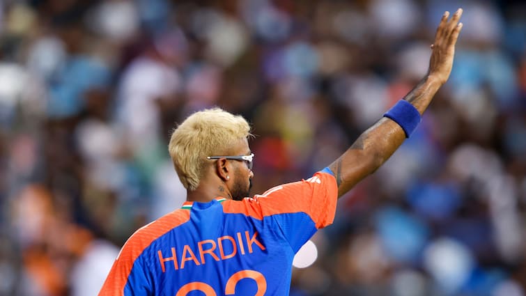 ind vs aus 2nd odi hardik pandya with mahieka sharma diwali outing watch video WATCH: Hardik Pandya’s Diwali Outing With Mahieka Sharma Ahead Of IND vs AUS 2nd ODI
