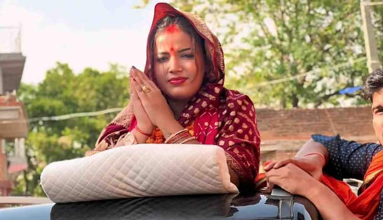 Bihar Assembly Elections Bhojpuri Star Pawan Singh’s Estranged Wife Jyoti Singh Files Nomination Karakat Pawan Singh’s Estranged Wife Jyoti Singh Files Nomination From Karakat As Independent Candidate
