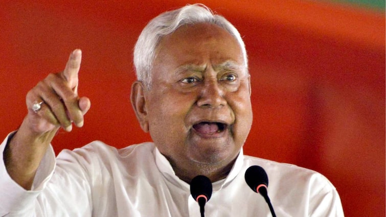 b1c1aa3899d42e84385fb8f4173a1df41761661942551272_original.jpg Bihar Elections Nitish Kumar Slams RJD Over Mahagathbandhan Manifesto We Deliver What We Promise