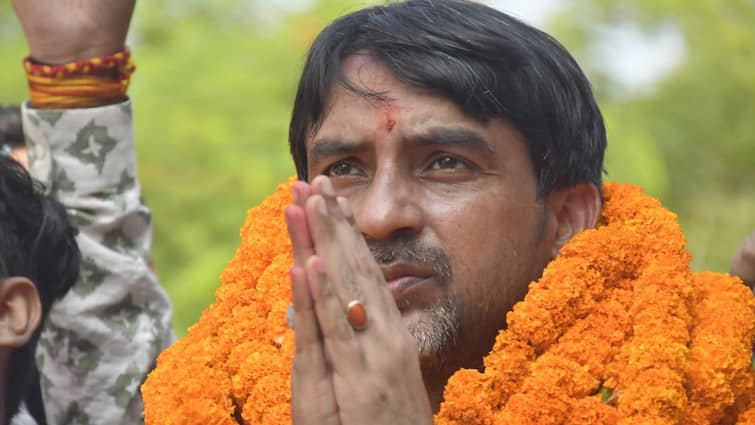 Bihar elections BJP Leader Arjit Choubey Went To File Nomination Independent Stopped Father Phone Call This Bihar BJP Leader Went To File Nomination As Independent, But One Phone Call Stopped Him
