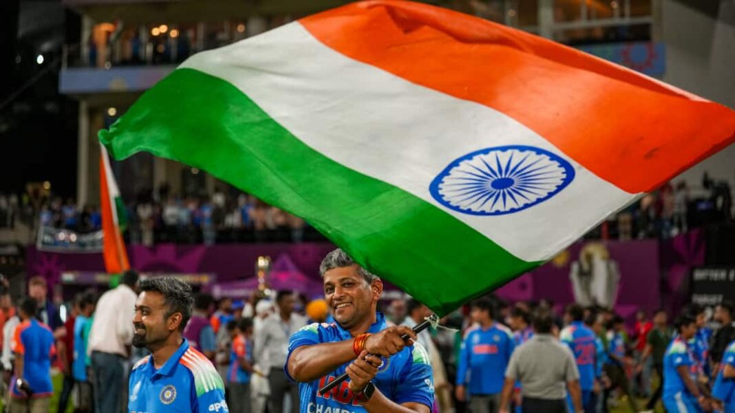 India Womens Team Coach Gets Heros Welcome After World Cup Triumph Watch Video WATCH: India Women’s Team Coach Gets Hero’s Welcome After World Cup Triumph