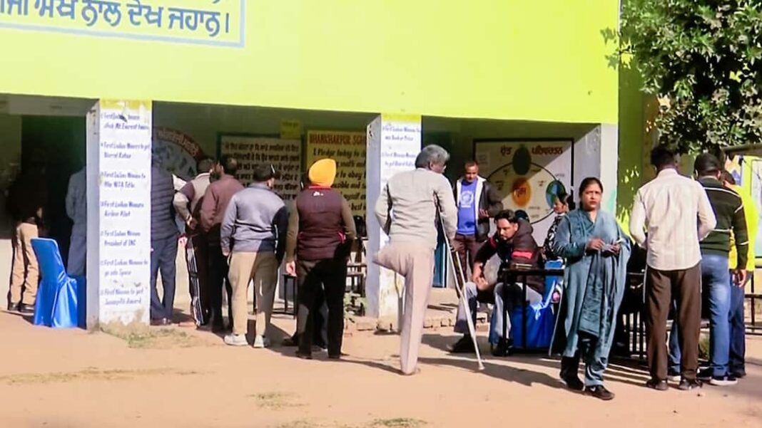 पंजाब पंचायत नतीजे: आप ने कपूरथला में 3 सीटें जीतीं, राज्य भर में आगे
