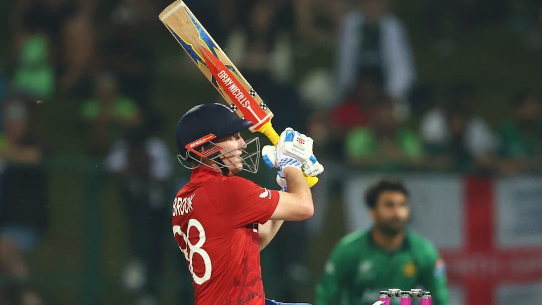 हैरी ब्रूक के शतक ने इंग्लैंड को पाकिस्तान पर टी20 विश्व कप में दो विकेट से रोमांचक जीत दिलाई
