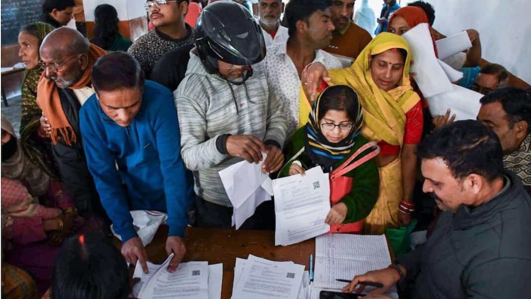 EC ने पश्चिम बंगाल में SIR के बाद की अंतिम मतदाता सूचियाँ जारी करना शुरू किया; 1.35 लाख से अधिक हटाया गया
