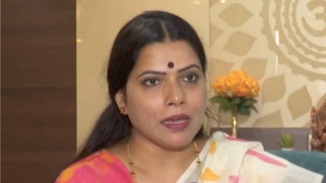 भाजपा की रितु तावड़े ने मुंबई मेयर के रूप में पदभार संभाला, बीएमसी में सेना का 25 साल का कार्यकाल समाप्त हुआ
