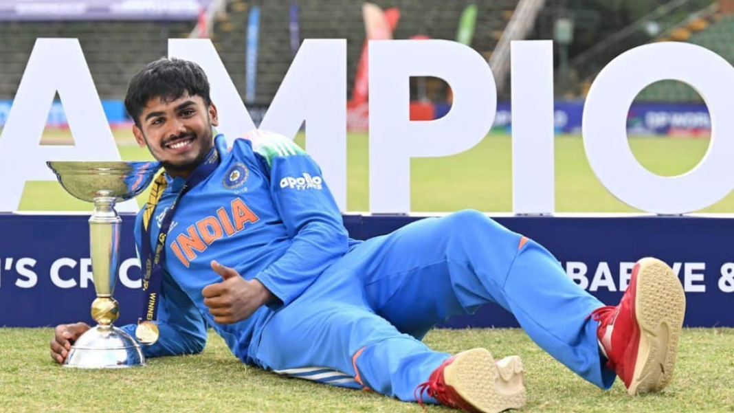 देखें: भारत U19 विश्व कप विजेता घर लौटे और भव्य स्वागत किया गया
