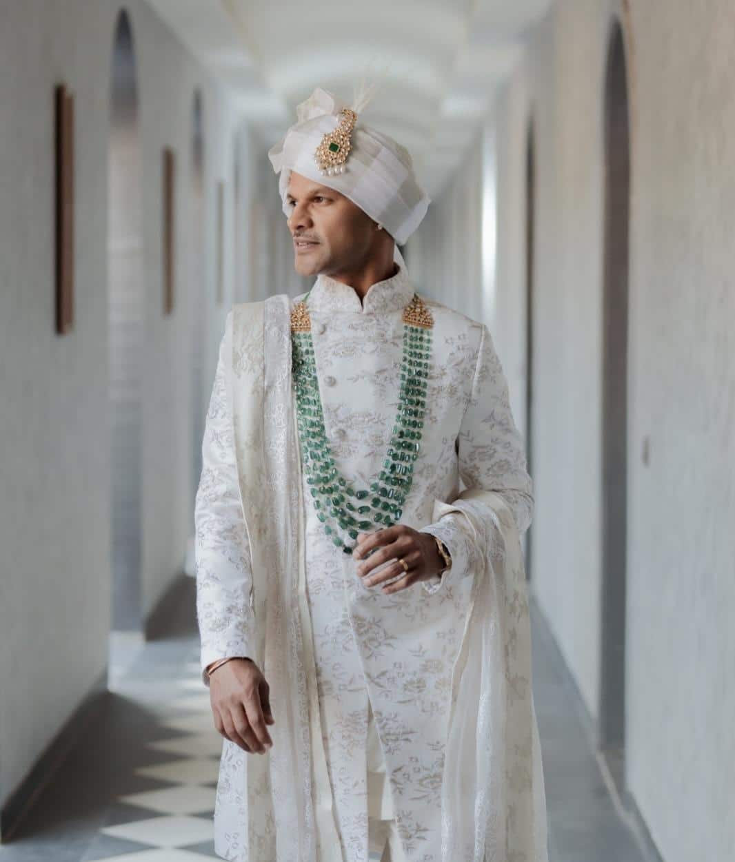 सोफी शाइन ने शिखर धवन के साथ शादी की लुभावनी नई तस्वीरें साझा कीं - नवीनतम तस्वीरें देखें