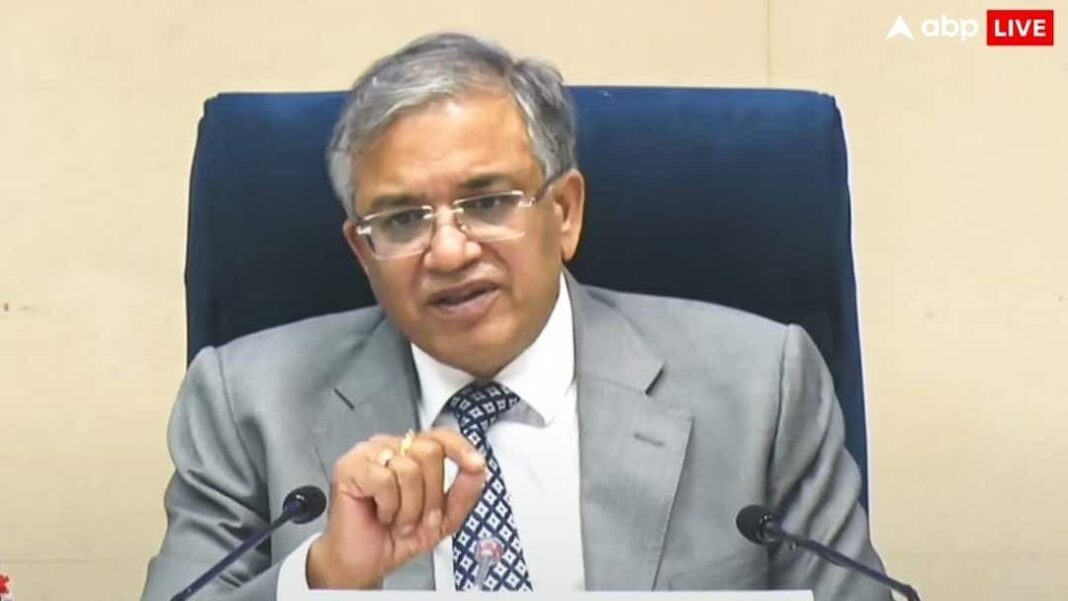 चुनाव आयोग ने पश्चिम बंगाल में 15 आईपीएस अधिकारियों का पुनर्वास रद्द किया, उन्हें राज्य के बाहर प्रतिनियुक्त किया
