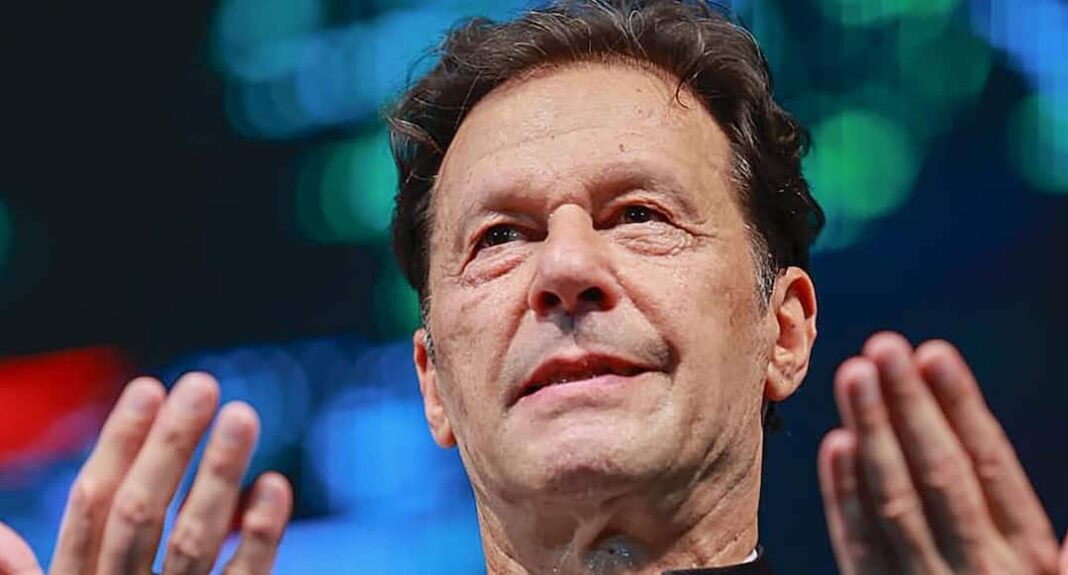 'इमरान खान की टी-शर्ट' को लेकर प्रशंसक को प्रवेश से रोकने के बाद क्रिकेट ऑस्ट्रेलिया की बड़ी कार्रवाई
