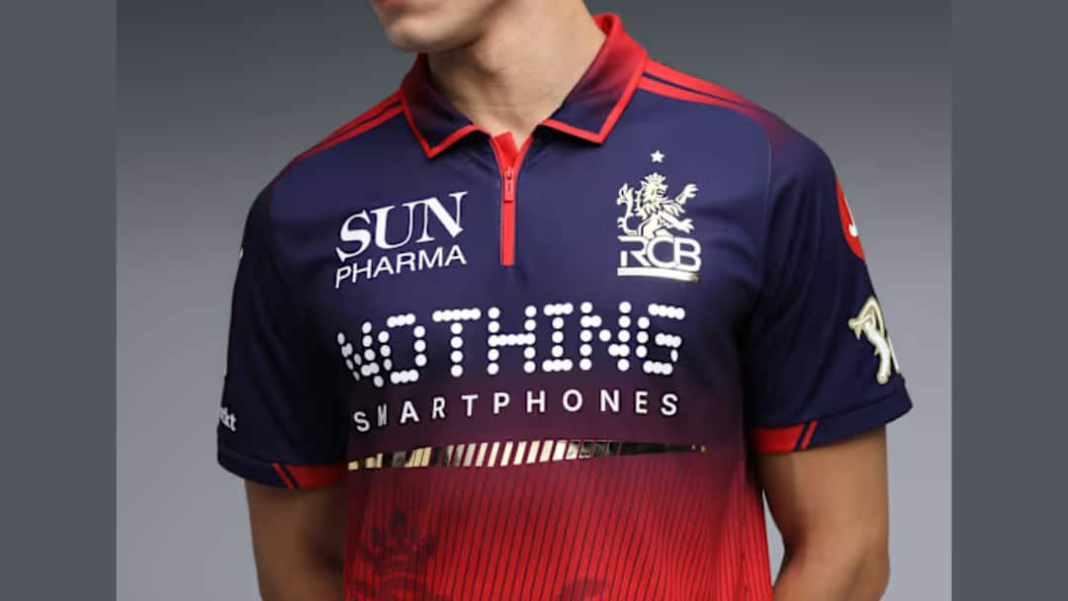 आरसीबी आईपीएल 2026 जर्सी: कीमत, डिज़ाइन और ऑनलाइन कैसे खरीदें
