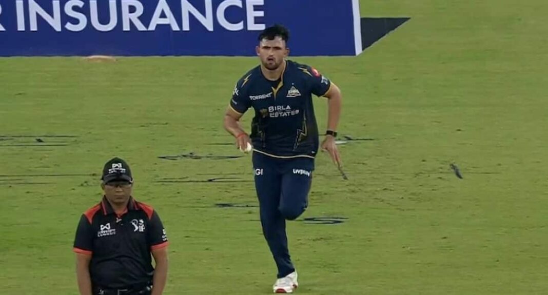 अशोक शर्मा ने आईपीएल 2026 की सबसे तेज गेंद फेंकी, जो टूर्नामेंट में भारतीय तेज गेंदबाजों में तीसरे स्थान पर है
