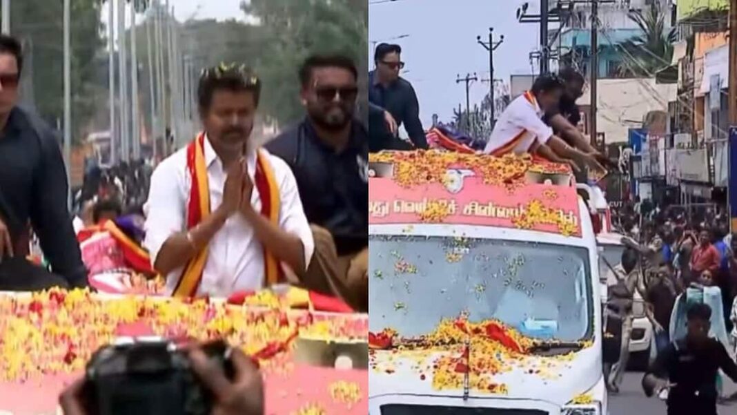 पुडुचेरी रोड शो के दौरान सुरक्षाकर्मियों द्वारा बुजुर्ग व्यक्ति को धक्का देने के बाद विजय ने खोया आपा | घड़ी
