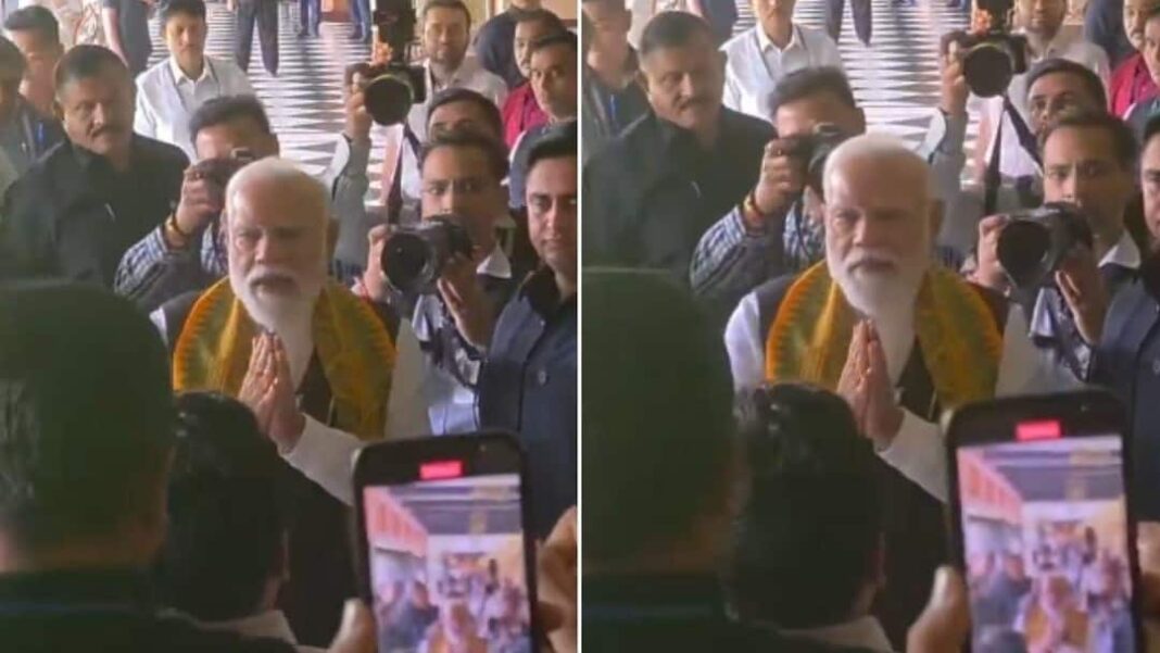 सिलीगुड़ी में पीएम मोदी की औचक शादी के दौरे से खुशी का माहौल, 'मोदी-मोदी' के नारे वायरल: देखें
