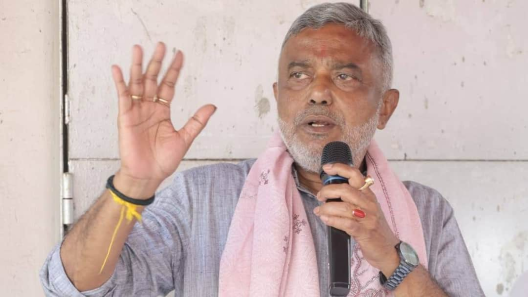 बंगाल चुनाव से पहले तृणमूल उम्मीदवार देबाशीष कुमार पर आईटी का छापा, राशबिहारी तनाव में
