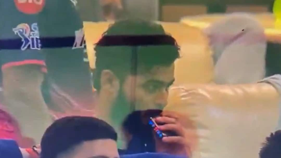 बीसीसीआई कार्रवाई से पहले 'वेपिंग' घटना पर रियान पराग से स्पष्टीकरण मांगेगा
