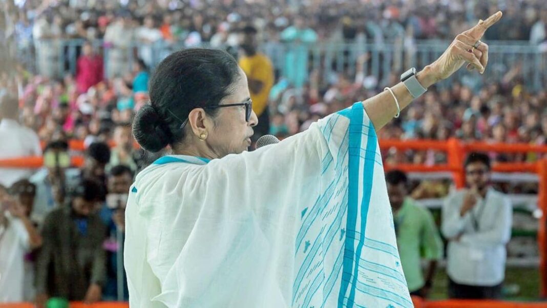 'जूं की तरह उठाया और हटाया गया': ममता ने बंगाल चुनाव के केंद्र में मतदाता विलोपन विवाद को रखा
