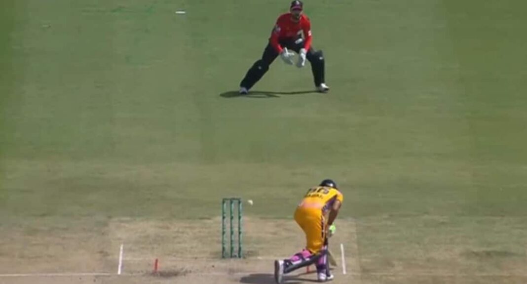 देखें: उबैद शाह के क्रूर बाउंसर के बाद बाबर आजम लगभग बेहोश हो गए
