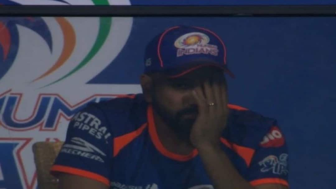 आईपीएल कैमरे में मुंबई इंडियंस की एक और करारी हार से निराश रोहित शर्मा कैद हुए
