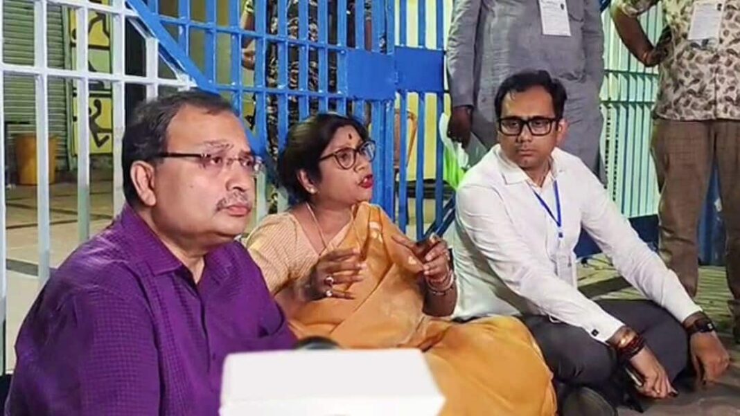 कोलकाता विरोध के बीच ईसीआई ने टीएमसी के स्ट्रॉन्ग रूम में छेड़छाड़ के दावे को खारिज कर दिया
