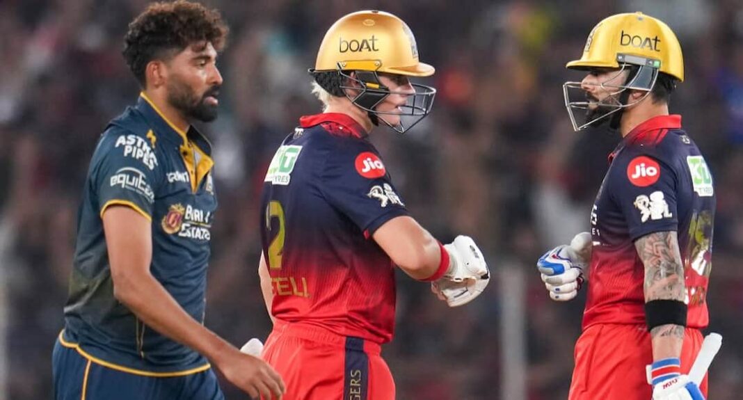 विराट कोहली ने एक ओवर में लगातार पांच चौके लगाकर रचा इतिहास
