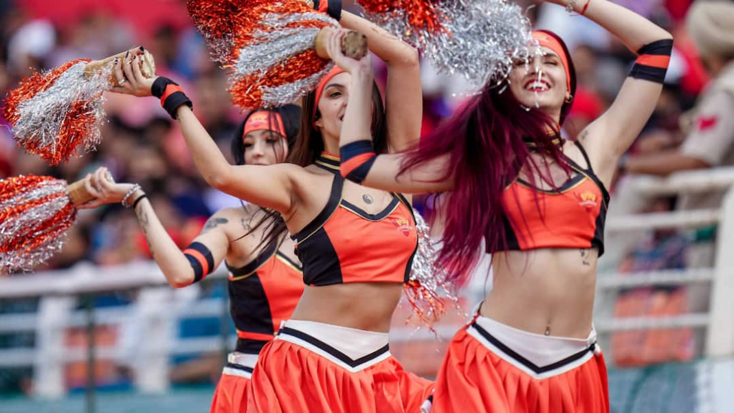 आईपीएल 2026 में चीयरलीडर कैसे बनें? प्रक्रिया, वेतन और भर्ती विवरण
