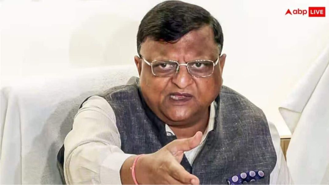 सुवेंदु सरकार ने विधानसभा चुनावों की देखरेख करने वाले मनोज अग्रवाल को मुख्य सचिव नियुक्त किया
