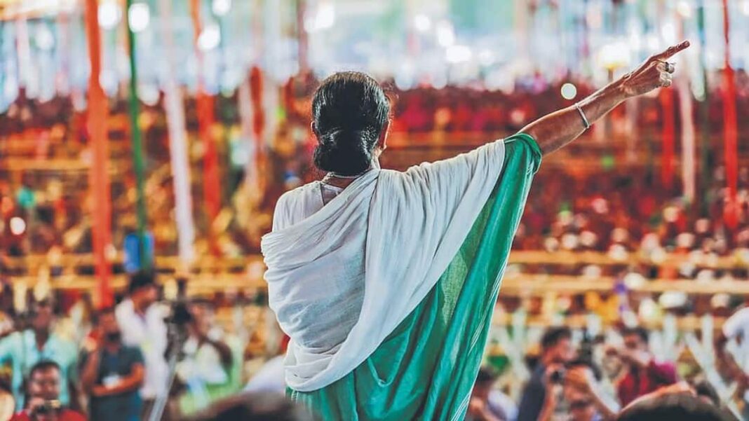 बीजेपी का दावा है कि टीएमसी की 'गुंडा वाहिनी' बंगाल में हिंसा भड़काने के लिए उसके कार्यकर्ताओं के रूप में काम कर रही है
