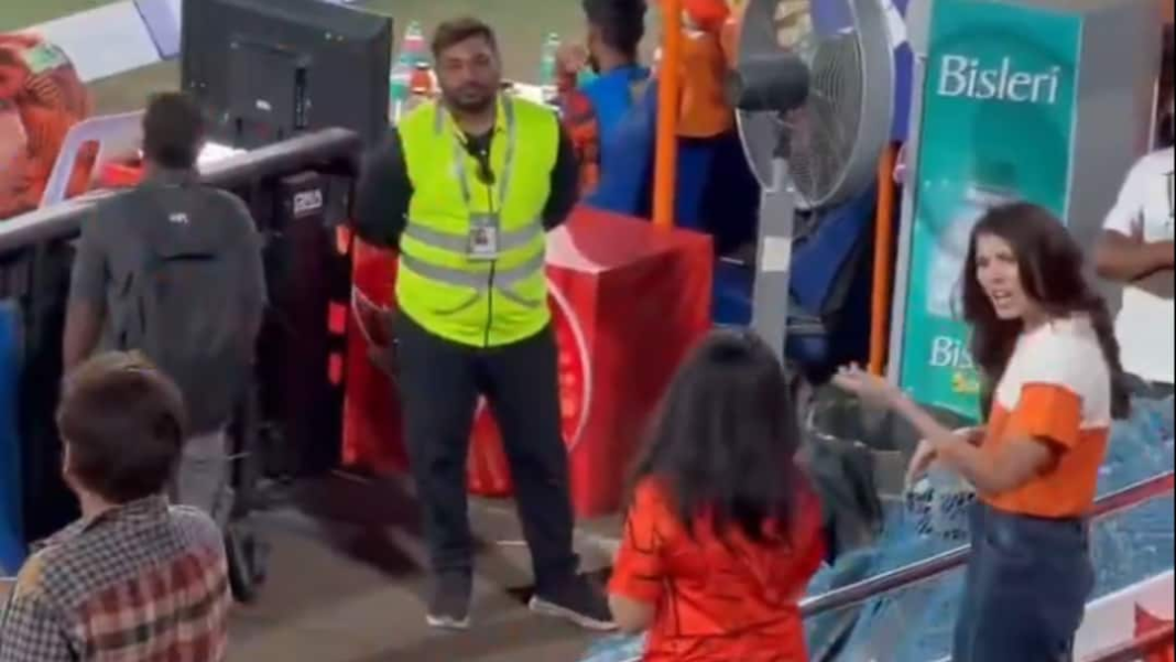 देखें: SRH के मालिक हैरान! क्रुणाल पंड्या के बॉलिंग एक्शन पर काव्या मारन की वायरल प्रतिक्रिया
