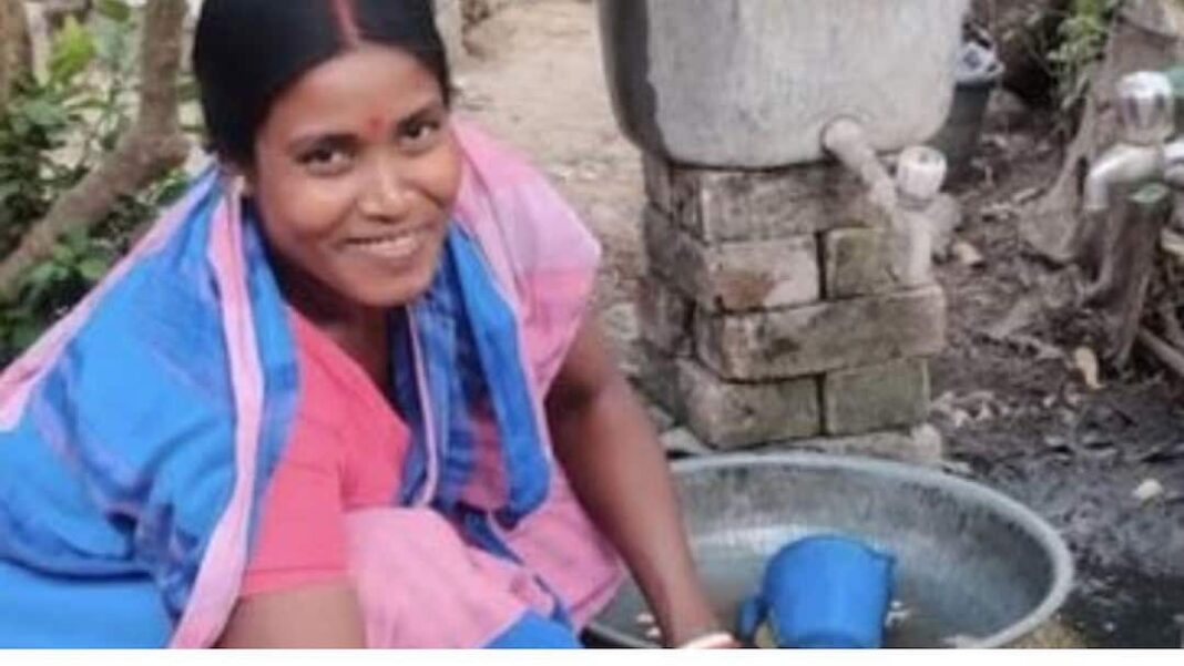 हाउस हेल्प ने पश्चिम बंगाल के आउसग्राम में जीत हासिल की; 4 सदनों में काम किया

