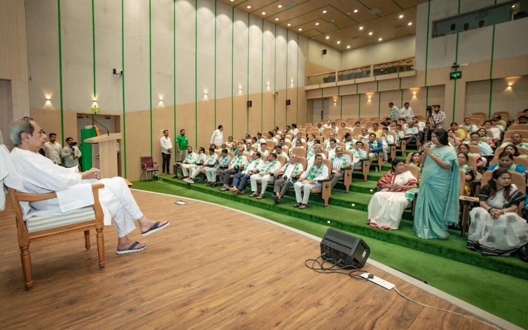 नवीन पटनायक ने चुनावी बिगुल बजाया, बीजेडी कैडर से 2027 के नागरिक चुनावों के लिए तैयार रहने को कहा
